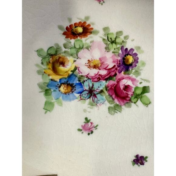 Mid Century Leaf Shaped Floral Gilt Accented Candy or Trinket Dishes-Set of Two - Picture 4 of 5